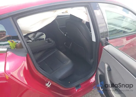 2024 Tesla Model 3 z USA, uszkodzony, nr VIN 5YJ3E1EA8RF727696